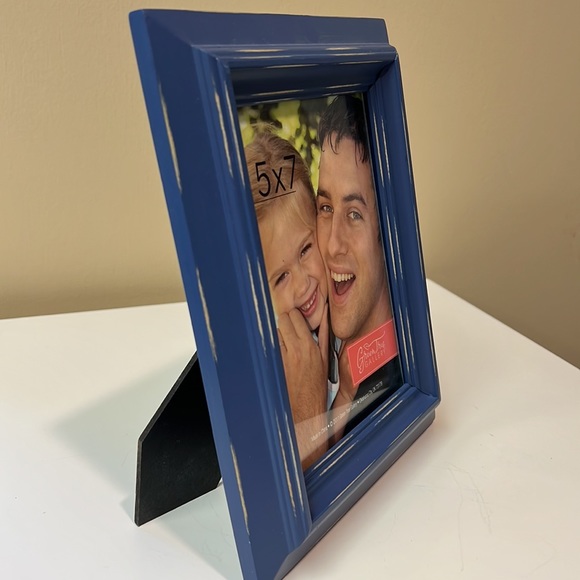Wood 5 X 7 photo frame. - Picture 3 of 6